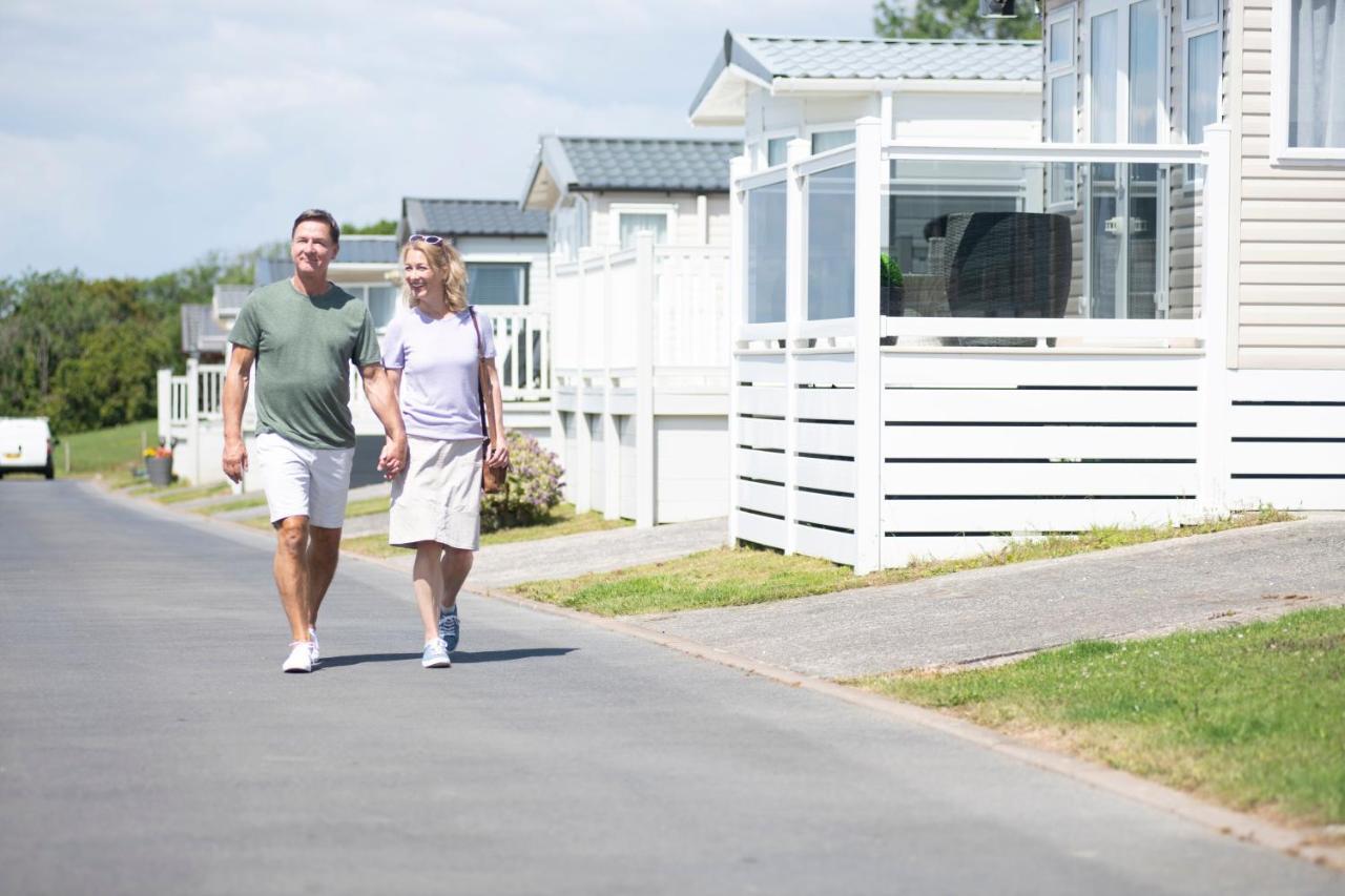 Llanrhidian Holiday Park Llanmorlais Exterior photo